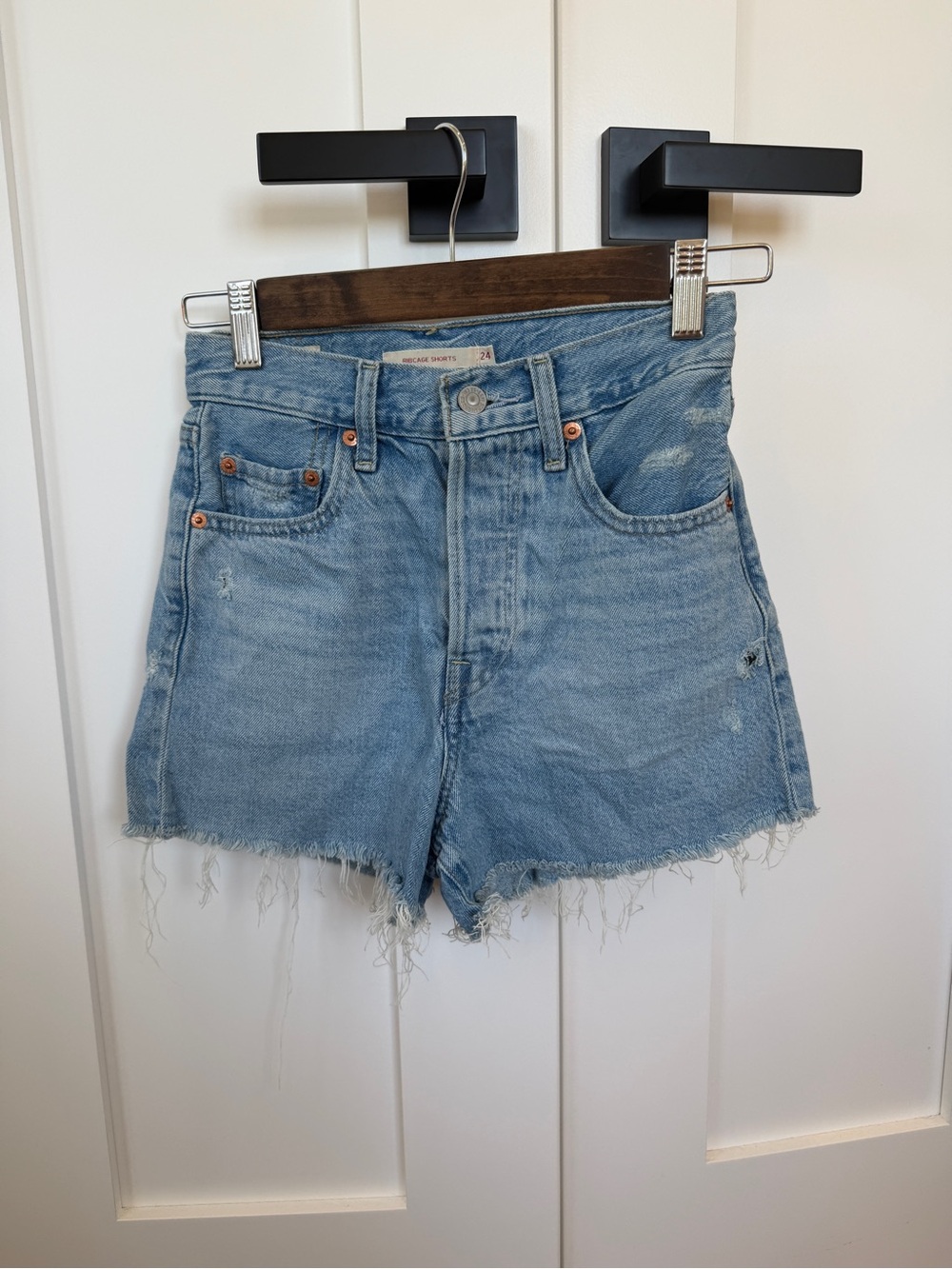 Levi’s Ribcage short - Picture 2 of 4